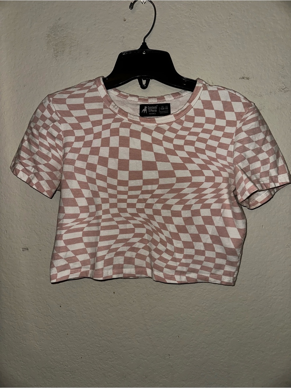 Cuidado con el perro checkered pink crop top size XS